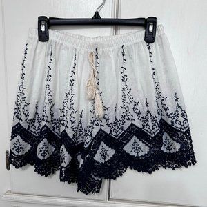 Red Lolly Womens Medium White/Navy Embroidery Shorts